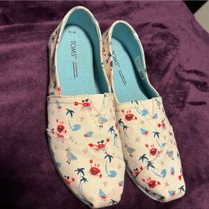 Beach print Tom’s!